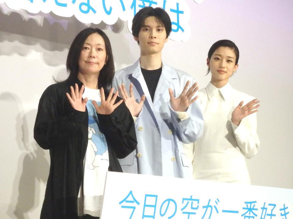 　（左から）大九明子監督、萩原利久、河合優実