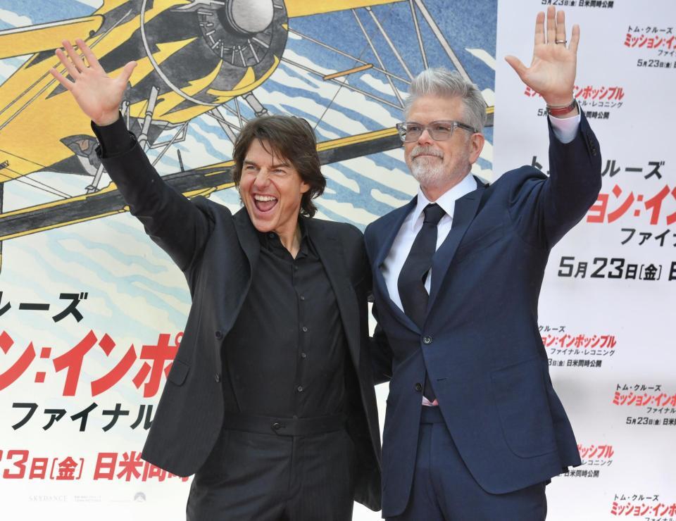 　レッドカーペットイベントに登場したトム・クルーズ（左）とクリストファー・マッカリー監督（撮影・伊藤笙子）