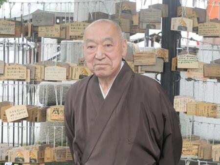 　取材に応じた住職の嶋田堯嗣氏