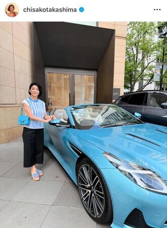 高嶋ちさ子 エルメスのバッグ＆サンダルで水色のアストン