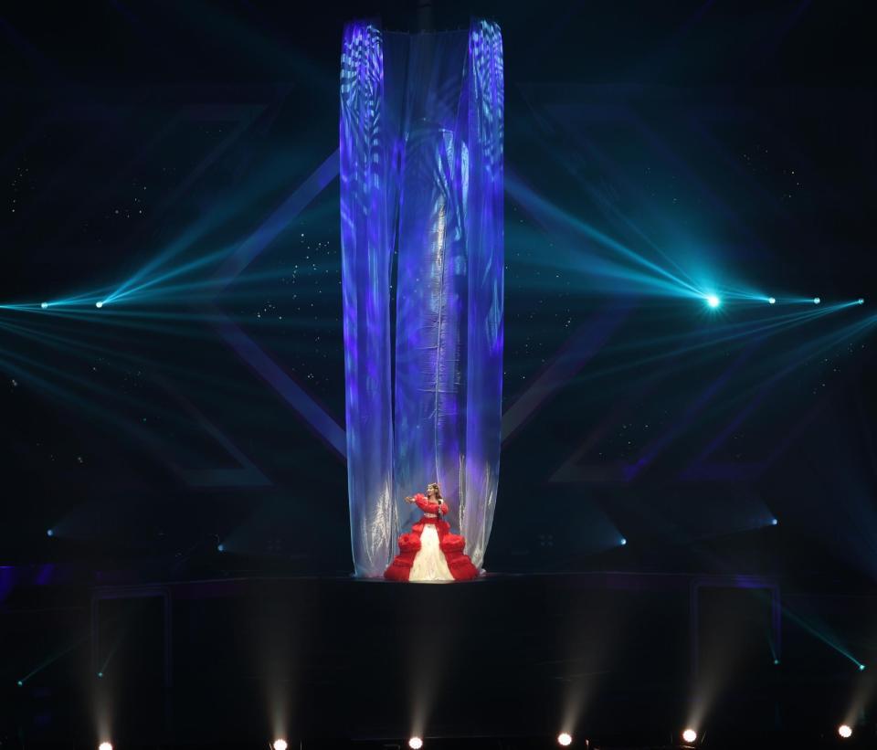 　ファンにお別れをする村山彩希（撮影・佐々木彰尚）