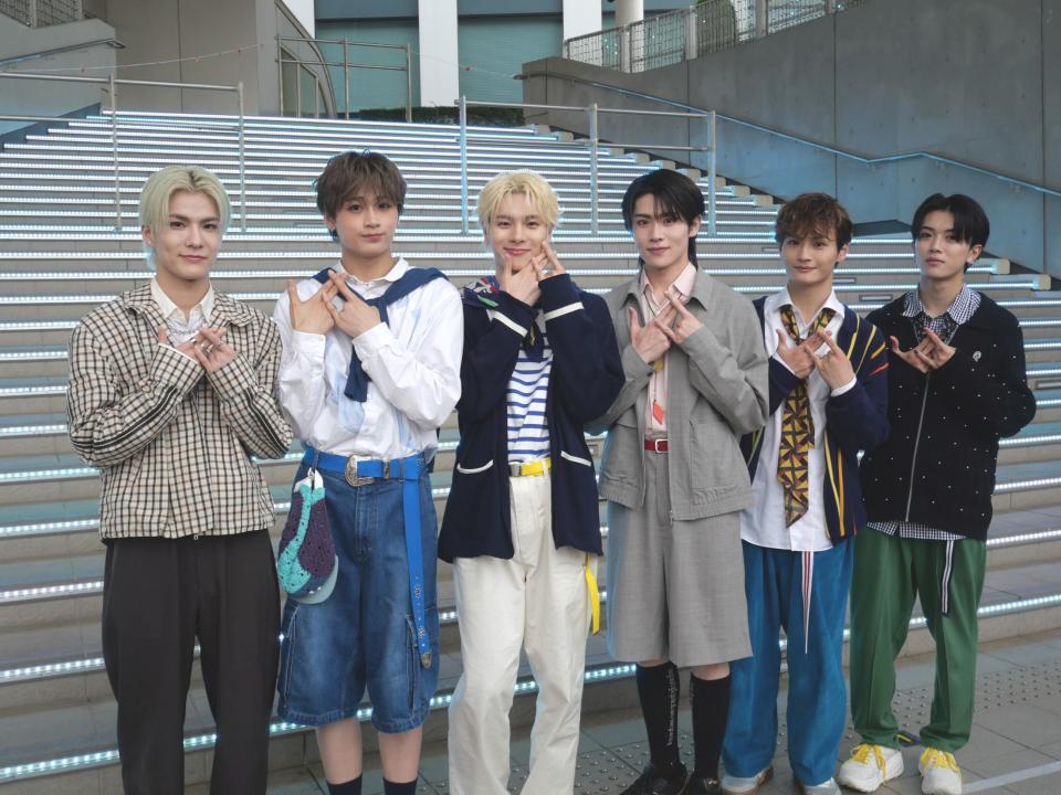 　イベントを行ったＤＸＴＥＥＮの（左から）谷口太一、田中笑太郎、福田歩汰、大久保波留、寺尾香信、平本健