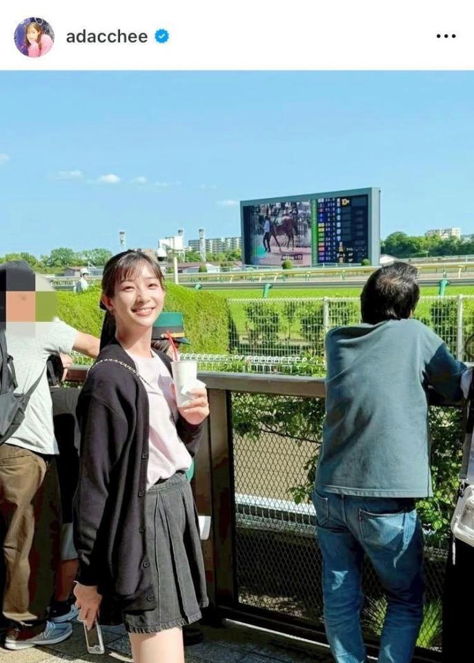 足立梨花のインスタグラム＠ａｄａｃｃｈｅｅから