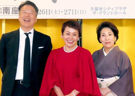 　（左から）田中哲司、大竹しのぶ、波乃久里子