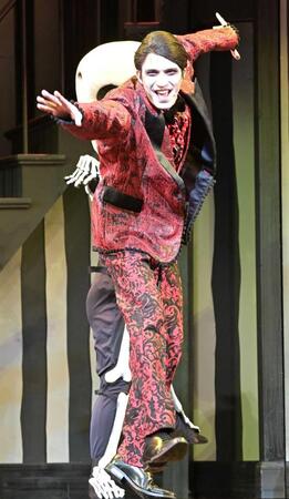 　ビートルジュースを演じるジェシー（撮影・持木克友）