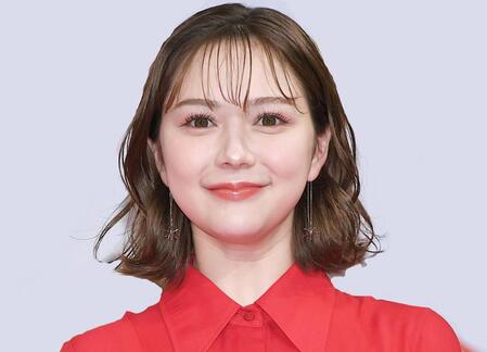 　村重杏奈（２０２４年３月撮影）