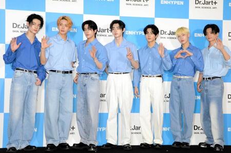　ＥＮＨＹＰＥＮ＝２０２４年８月撮影（左から）ＮＩ－ＫＩ、ＨＥＥＳＥＵＮＧ、ＪＡＫＥ、ＳＵＮＧＨＯＯＮ、ＪＵＮＧＷＯＮ、ＳＵＮＯＯ、ＪＡＹ