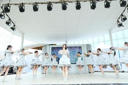 　パフォーマンスする≠ＭＥ　©ＹＯＡＮＩ／ＫＩＮＧ　ＲＥＣＯＲＤＳ