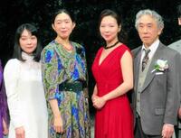 　（左から）三浦透子、江口のりこ、那須凜、段田安則