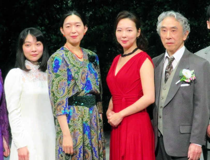 　（左から）三浦透子、江口のりこ、那須凜、段田安則