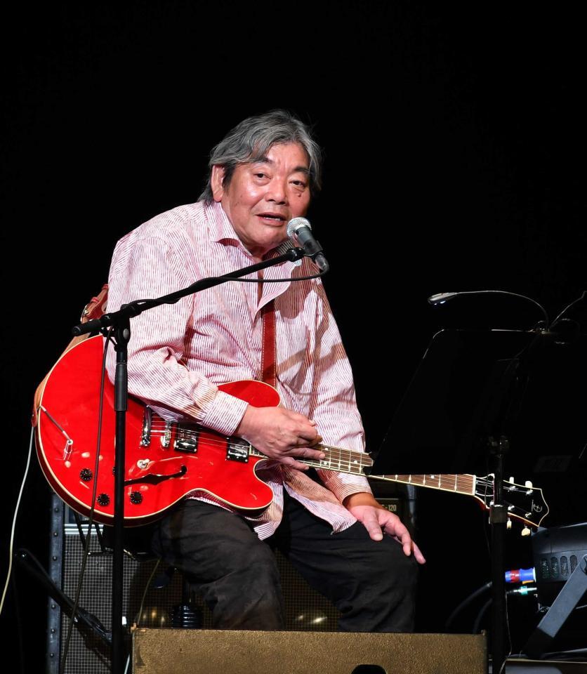 　ザ・ゴールデン・カップス５０周年記念コンサートでのエディ藩さん＝２０１７年３月