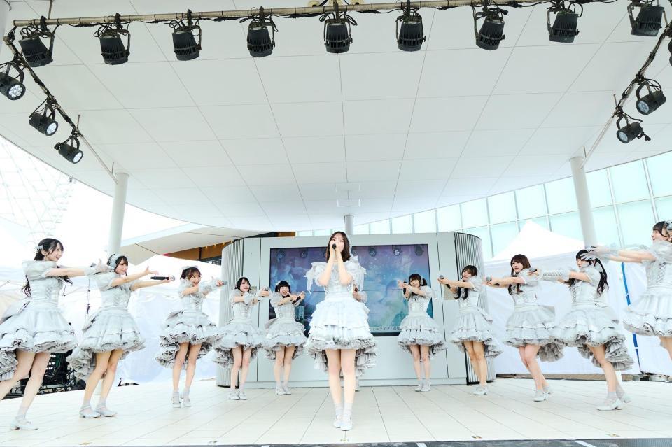 　パフォーマンスする≠ＭＥ　©ＹＯＡＮＩ／ＫＩＮＧ　ＲＥＣＯＲＤＳ