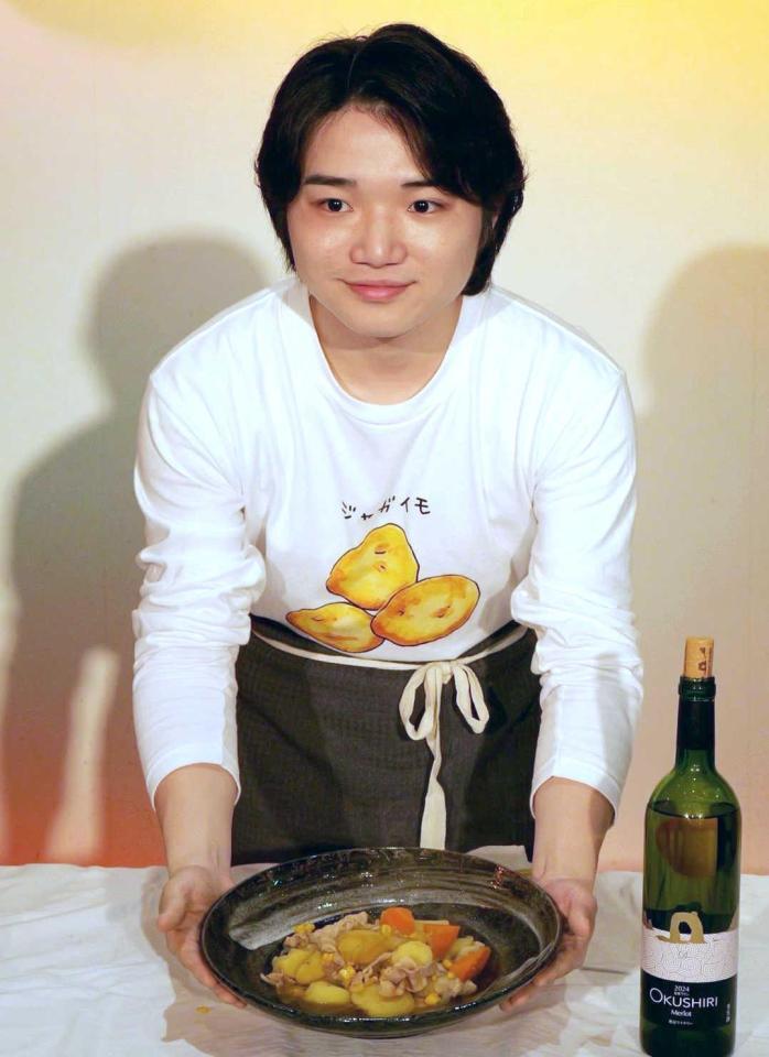 　母の日に感謝の思いを込め、肉じゃがを作成しＹｏｕＴｕｂｅ動画に配信した小山雄大