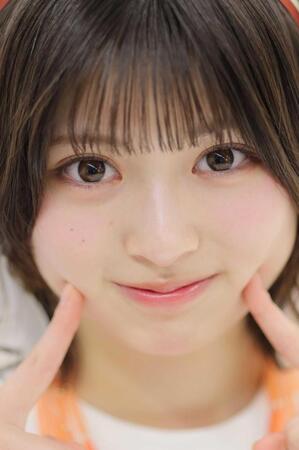 　かわいらしくポーズをとるＷＨＩＴＥ　ＳＣＯＲＰＩＯＮのＨＡＮＮＡ