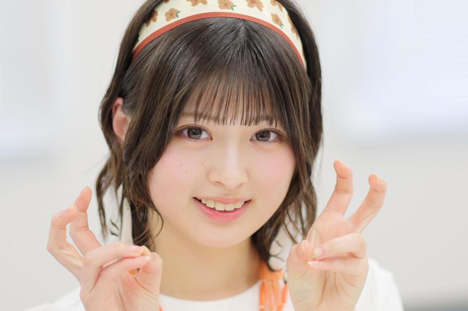 　ＷＨＩＴＥ　ＳＣＯＲＰＩＯＮのポーズをとるＨＡＮＮＡ（撮影・棚橋慶太）