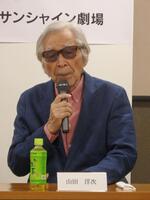 　トークを行う山田洋次氏