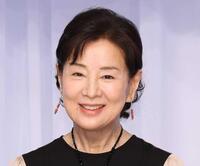 　ピアスをつけて登場した吉永小百合（撮影・佐々木彰尚）