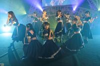 　パフォーマンスする高嶺のなでしこⓒ林晋介、星野耕作