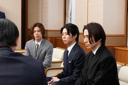 　（左から）神宮寺勇太、北山宏光、三宅健