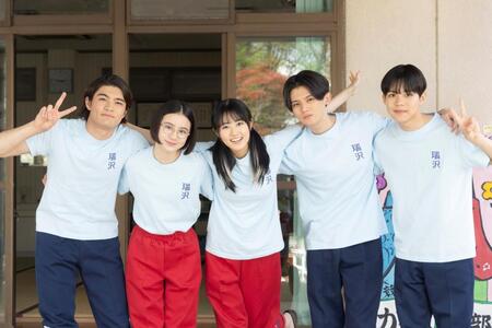 ちはやふる-めぐりB３ポスター　當真あみ　原菜乃華　上白石萌音　齋藤潤　藤原大佑 ちはやふる-めぐりB3ポスター 當真あみ 原菜乃華 上白石萌音 齋藤潤