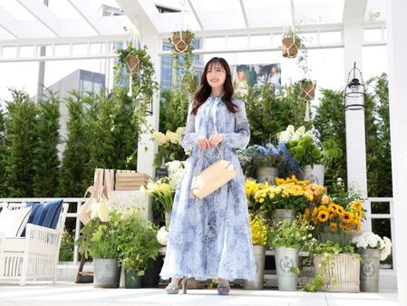 　ポーズをとる福原遥（撮影・棚橋慶太）