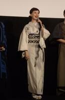 　着物姿でトークする大地真央