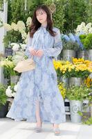 　ポーズをとる福原遥（撮影・棚橋慶太）