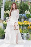 　ポーズをとるＳＡＮＡ（撮影・棚橋慶太）