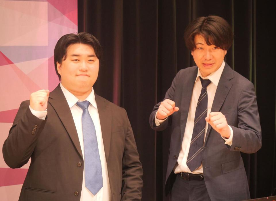 　優勝したシネマ特区の嶋田奨太（左）と和深