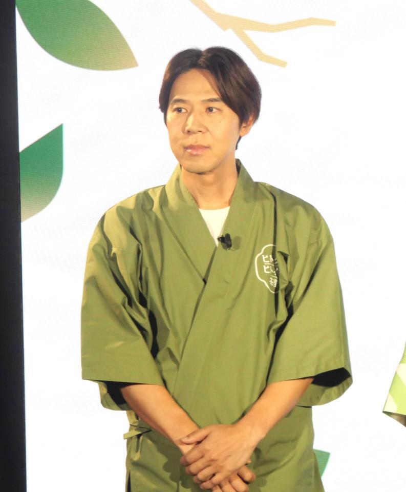 　イベントに出席したロッチのコカドケンタロウ