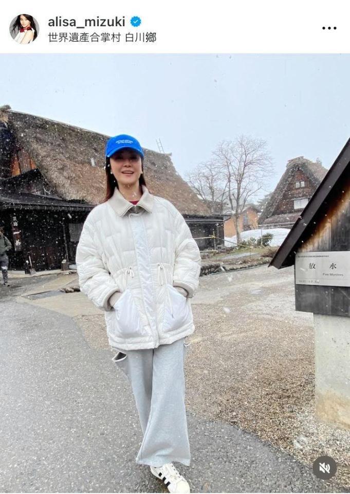 　８頭身は健在！観月ありさのインスタグラム＠ａｌｉｓａ＿ｍｉｚｕｋｉより