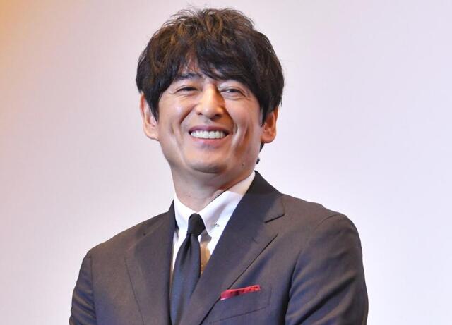 博多大吉　３９歳美人女優にメロメロ