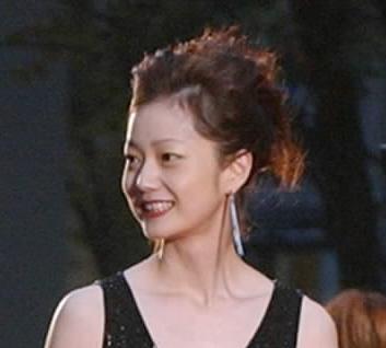 「高校教師」女優が５０歳で結婚発表