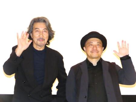 　「さよなら　丸の内ＴＯＥＩ」プロジェクト舞台あいさつに登壇した役所広司（左）と白石和彌監督