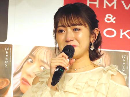 　１０年目で初のソロ写真集発売に涙する超ときめき♡宣伝部の小泉遥香