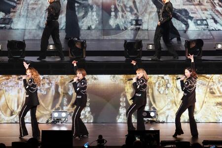 　３０周年記念ツアー「ＭＡＸ　３０ｔｈ　ＬＩＶＥ　ＣＯＮＴＡＣＴ　２０２５　～Ｗａｙｓ　Ｔｏ　Ｇｏ～」の初日を迎えたＭＡＸ（撮影・田中聖太郎）