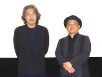 　「さよなら　丸の内ＴＯＥＩ」プロジェクトの舞台あいさつに出席した役所広司（左）と白石和彌監督