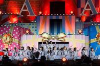 　会場を盛り上げる乃木坂４６　ⓒ鈴木健太（ＫＥＮＴＡ　Ｉｎｃ．）