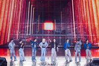 　日本初のスタジアム公演を完走したＳｔｒａｙ　Ｋｉｄｓの（左から）リノ、ハン、アイエン、フィリックス、バンチャン、ヒョンジン、スンミン、チャンビン（撮影：田中聖太郎）