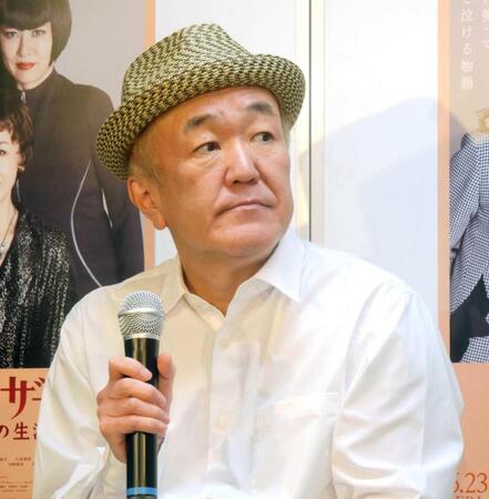 　イベントに出席した温水洋一