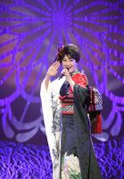 　「朧」を歌唱する市川由紀乃（撮影・棚橋慶太）