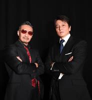 　ダブル主演の山口祥行（左）と本宮泰風（撮影・園田高夫）