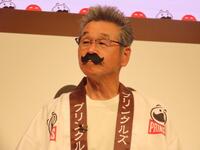 　プリングルズよしもとカレー味商品発表会に出席した間寛平