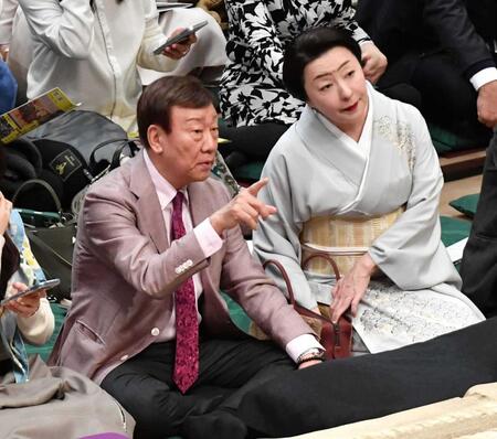 　大相撲初場所を観戦する橋幸夫＝２０２５年１月