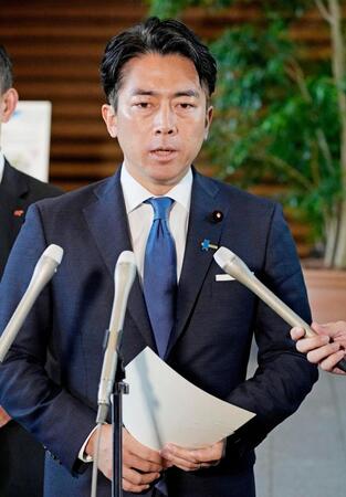 　江藤農相の後任に決まり、記者団の取材に応じる小泉進次郎自民党前選対委員長