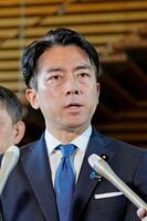 　江藤農相の後任に決まり、記者団の取材に応じる小泉進次郎自民党前選対委員長