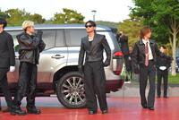 　「ＭＵＳＩＣ　ＡＷＡＲＤＳ　ＪＡＰＡＮ　２０２５」授賞式のレッドカーペットを歩くＮｕｍｂｅｒ＿ｉ＝ロームシアター京都（撮影・出月俊成）