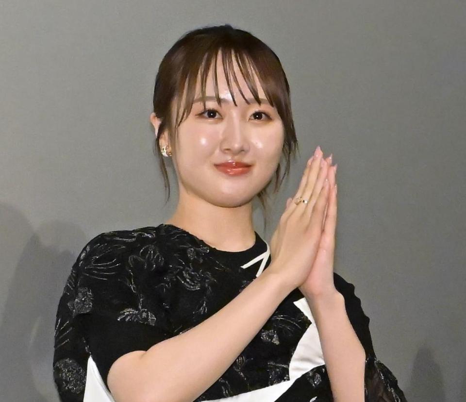 　映画「きさらぎ駅　Ｒｅ：」完成披露舞台あいさつに登場した本田望結＝ヒューマントラストシネマ渋谷（撮影・堀内翔） 