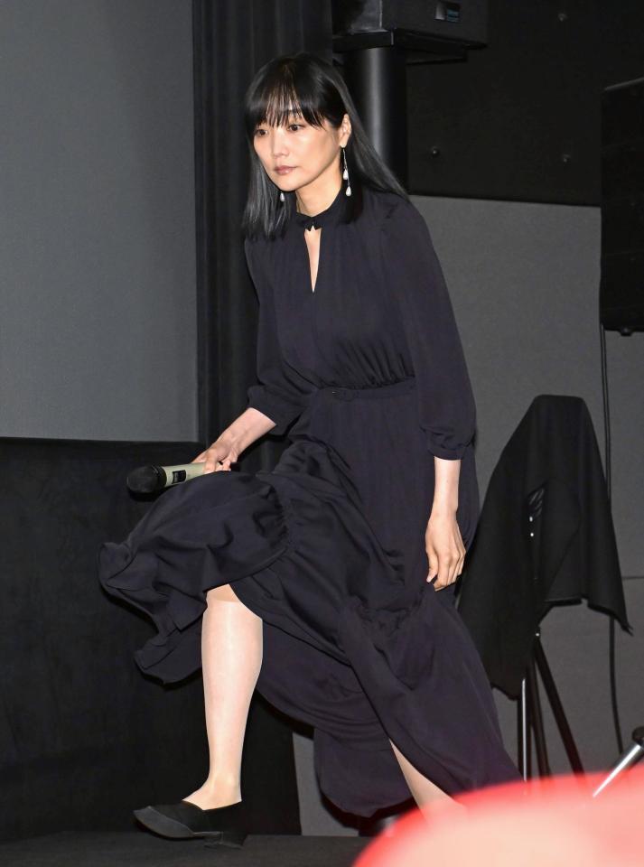 　登壇する佐藤江梨子＝ヒューマントラストシネマ渋谷（撮影・堀内翔）