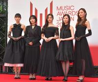 　「ＭＵＳＩＣ　ＡＷＡＲＤＳ　ＪＡＰＡＮ　２０２５」授賞式のレッドカーペットを歩く乃木坂４６＝ロームシアター京都（撮影・出月俊成）